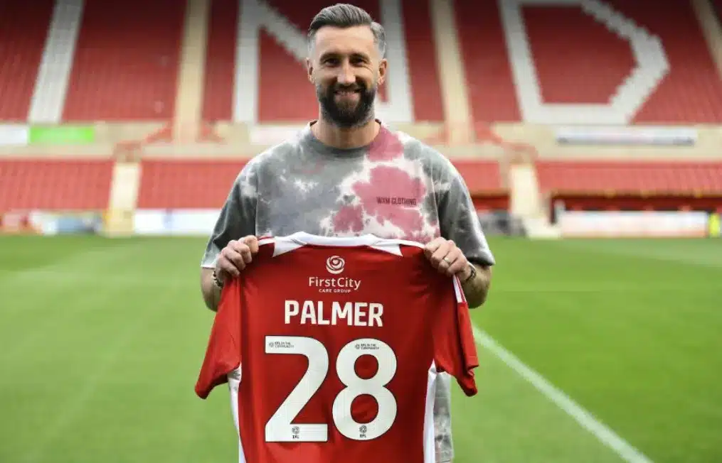 The Details Behind Ollie Palmer's Transfer to Swindon Town